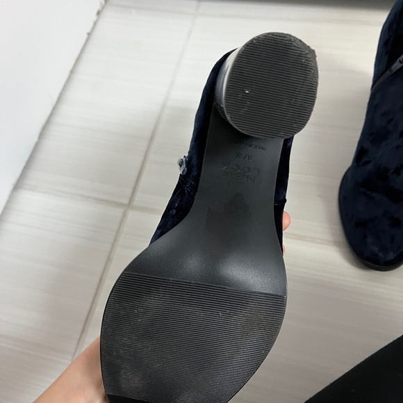 New Look Crushed Velvet Boots - Picture 6 of 6